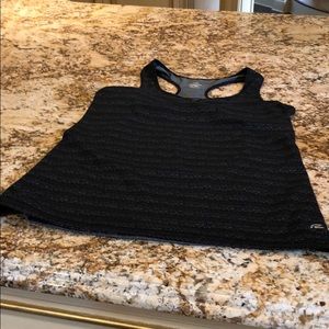 Roadrunner athletic top